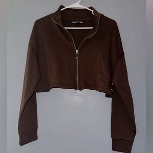 Brown, Cropped, Long sleeve hoodie!
